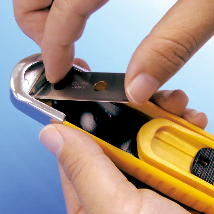 Safety Cutter with Automatic Protection System - "OLFA SK-8"