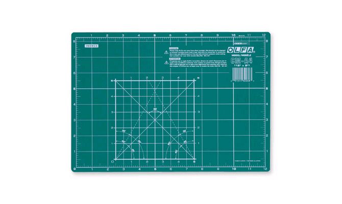 Cutting mat 30cmx21cm - "OLFA CM-A4"